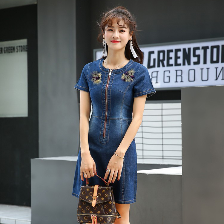 ĐẦM JEAN FORM A THÊU HOA KHÓA KÉO TRƯỚC NGỰC